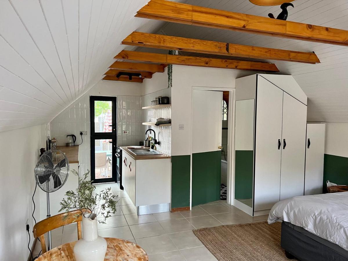 Cosy City Cottage Gaborone Esterno foto