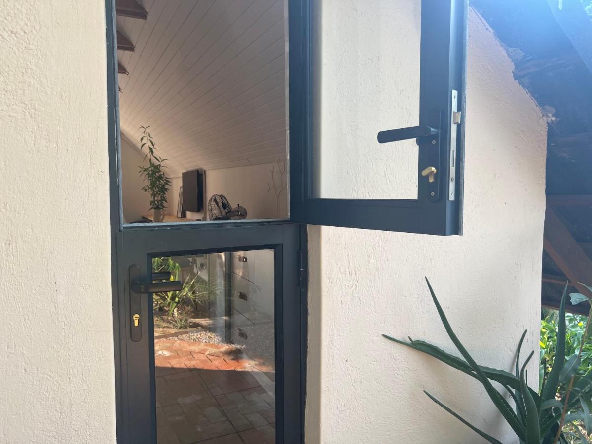 Cosy City Cottage Gaborone Esterno foto