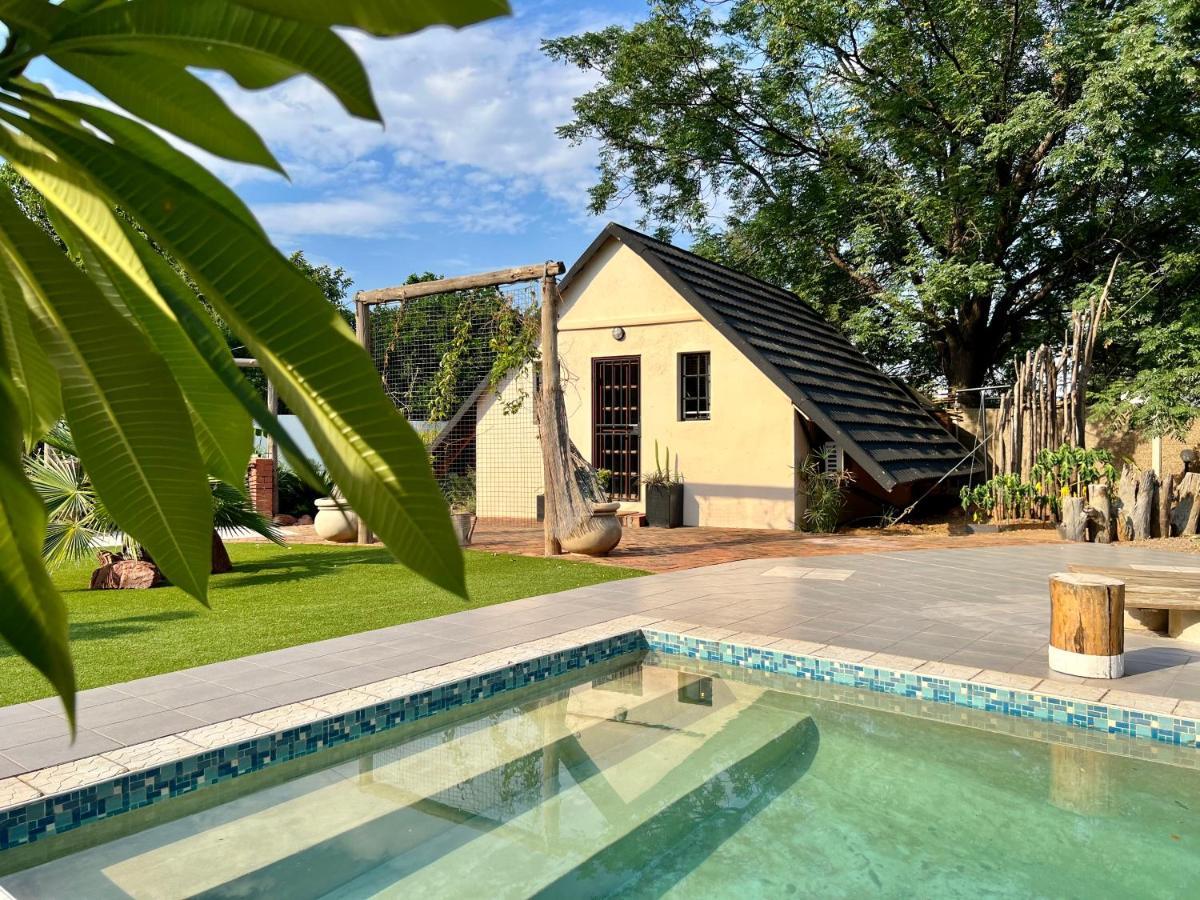 Cosy City Cottage Gaborone Esterno foto