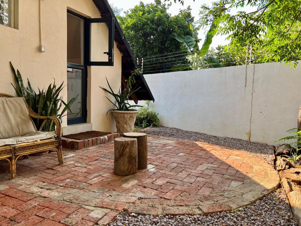 Cosy City Cottage Gaborone Esterno foto