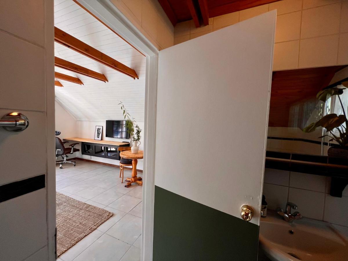 Cosy City Cottage Gaborone Esterno foto